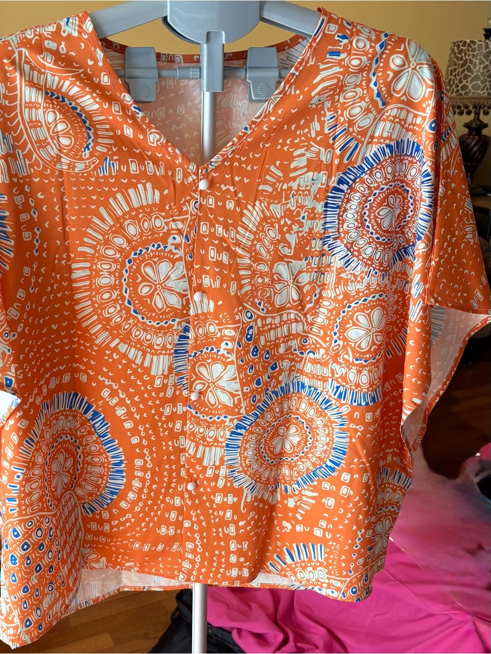 Women’s  Printed Top with batwing sleeves new without tags &has never been worn